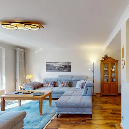 Alberta***** アパート *