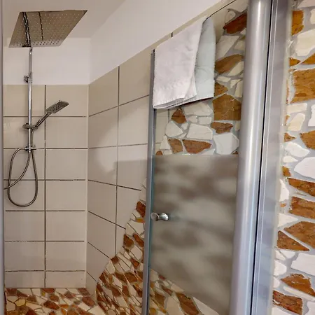 アパート Alberta*****