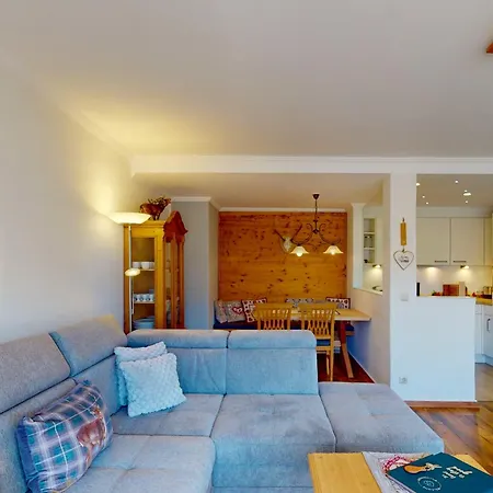 Alberta***** アパート *